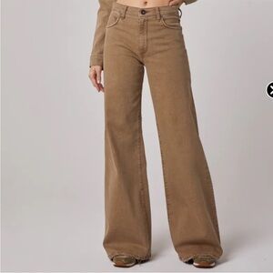 Stylish Wide-Leg Brown Jeans for Women